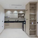 Mustqr